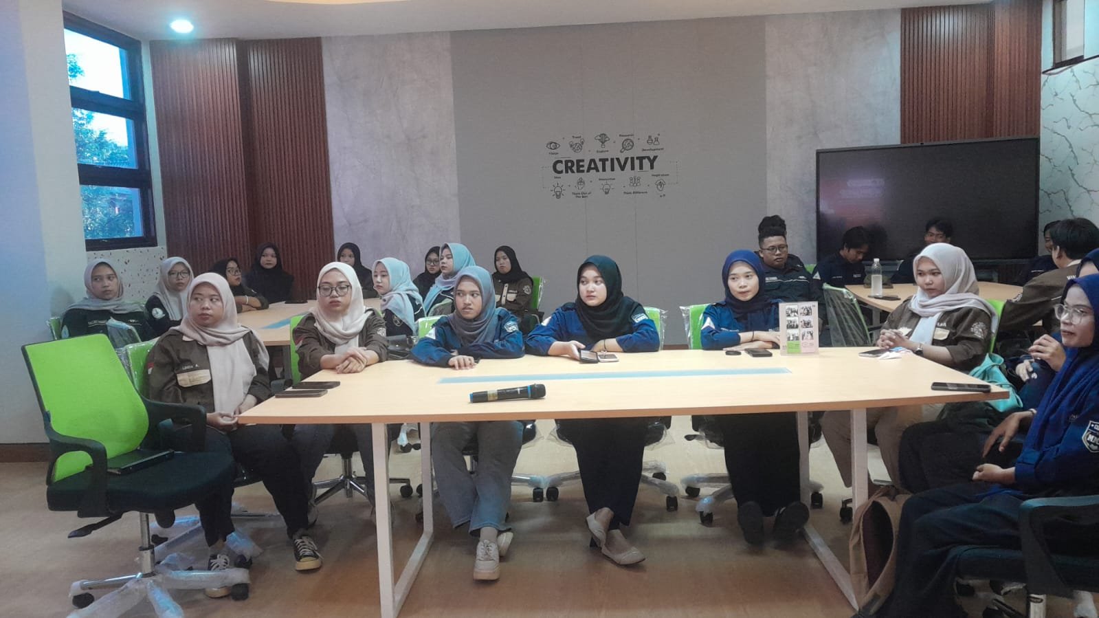 Workshop Skill dan Kewirausahaan Perkuat Kompetensi Mahasiswa KPI di Era Digital