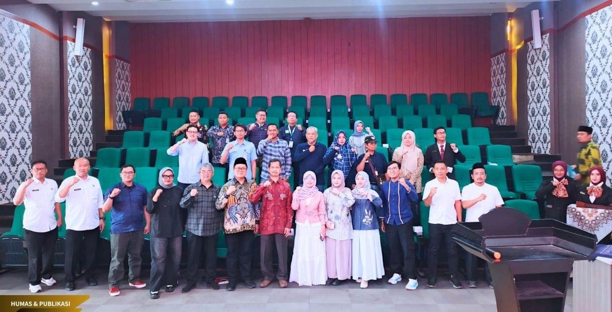 Jurusan KPI UIN Siber Cirebon mengikuti kegiatan Silaturahmi dan Kerja Sama Lembaga Mitra FDKI untuk memperkuat jejaring dan membuka peluang kolaborasi akademik. Jurusan KPI UIN Siber Cirebon mengikuti kegiatan Silaturahmi dan Kerja Sama Lembaga Mitra FDKI untuk memperkuat jejaring dan membuka peluang kolaborasi akademik.